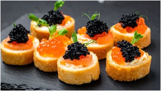Casual vs Fine-Dining Caviar Service